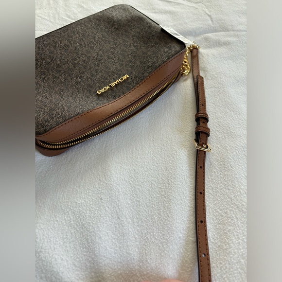 Michael Michael Kors Jet Set Purse - Picture 5 of 7